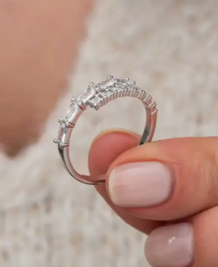 Gümüş Baget Taşlı Yarımtur Kadın Yüzük