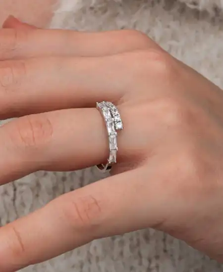 Gümüş Baget Taşlı Yarımtur Kadın Yüzük