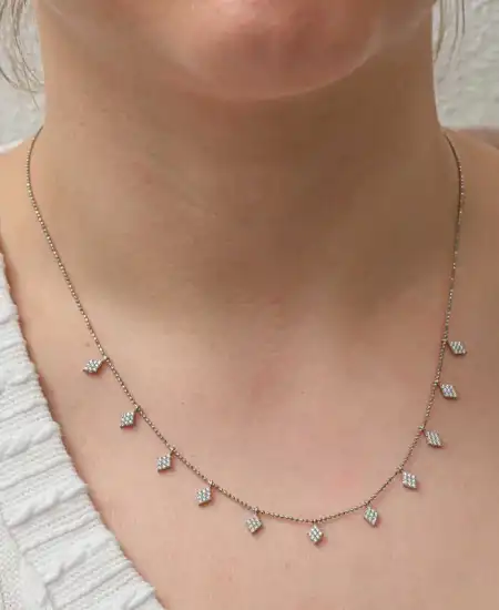 Gümüş Baklava Kesim Şans Kadın Kolye