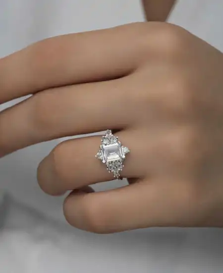 Gümüş Beyaz Baget Taşlı Kadın Yüzük