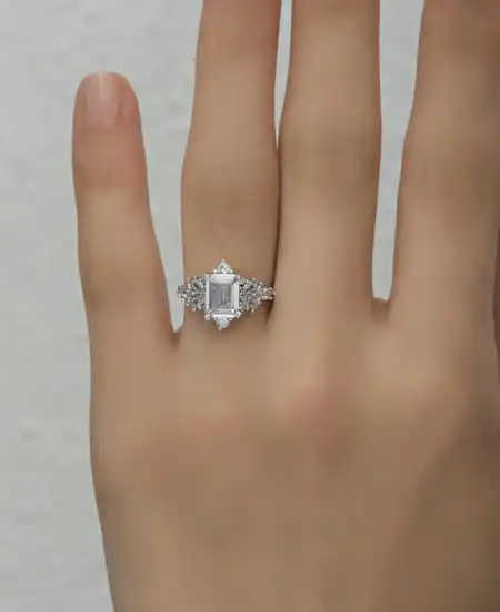 Gümüş Beyaz Baget Taşlı Kadın Yüzük