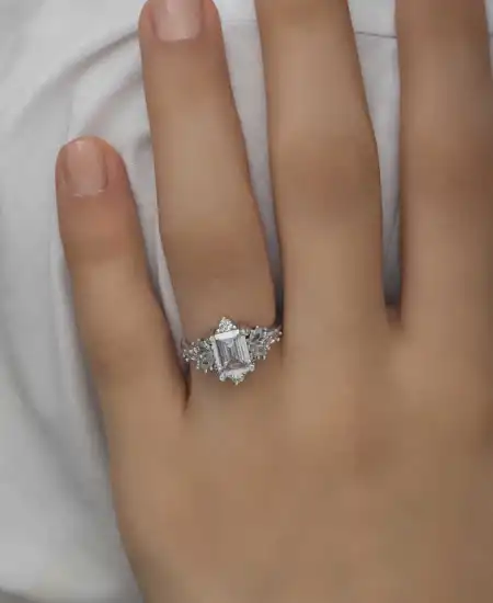 Gümüş Beyaz Baget Taşlı Kadın Yüzük