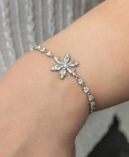 Gümüş Beyaz Lotus Çiçeği Su Yolu Kadın Bileklik