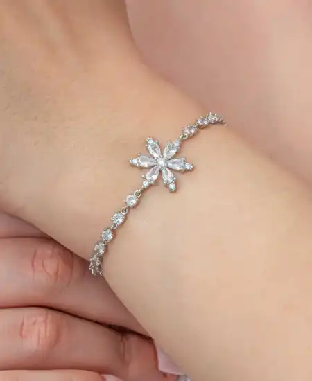 Gümüş Beyaz Lotus Çiçeği Su Yolu Kadın Bileklik