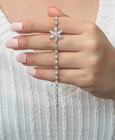 Gümüş Beyaz Lotus Çiçeği Su Yolu Kadın Bileklik