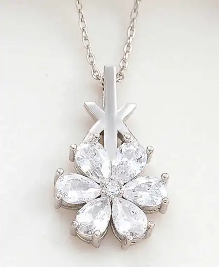 Gümüş Beyaz Sevgi Çiçeği Kadın Kolye