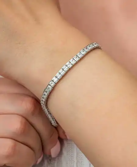 Gümüş Beyaz Taşlı Su Yolu Kadın Bileklik