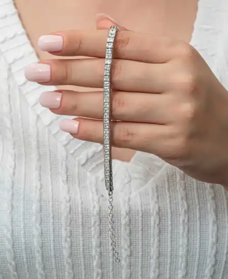 Gümüş Beyaz Taşlı Su Yolu Kadın Bileklik