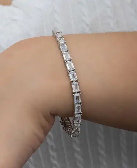 Gümüş Beyaz Taşlı Su Yolu Kadın Bileklik