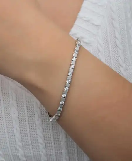 Gümüş Beyaz Taşlı Su Yolu Kadın Bileklik