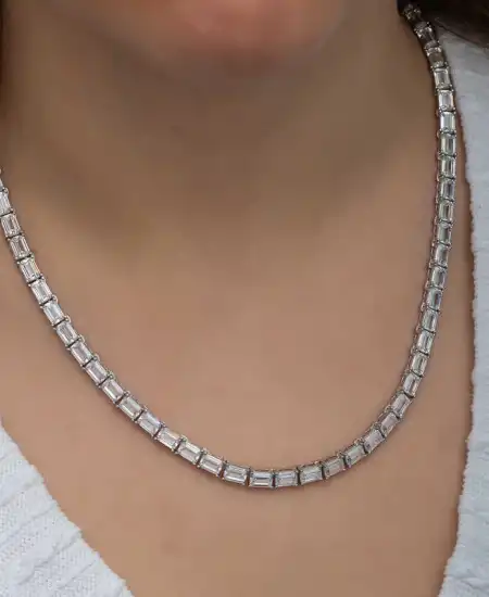 Gümüş Beyaz Taşlı Su Yolu Kadın Kolye