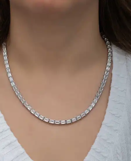 Gümüş Beyaz Taşlı Su Yolu Kadın Kolye