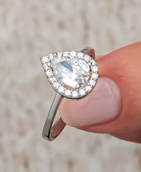 Gümüş Beyaz Zirkon Taşlı Damla Kadın Yüzük