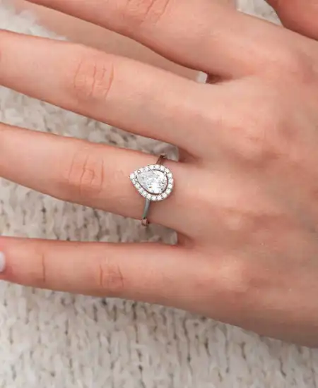 Gümüş Beyaz Zirkon Taşlı Damla Kadın Yüzük