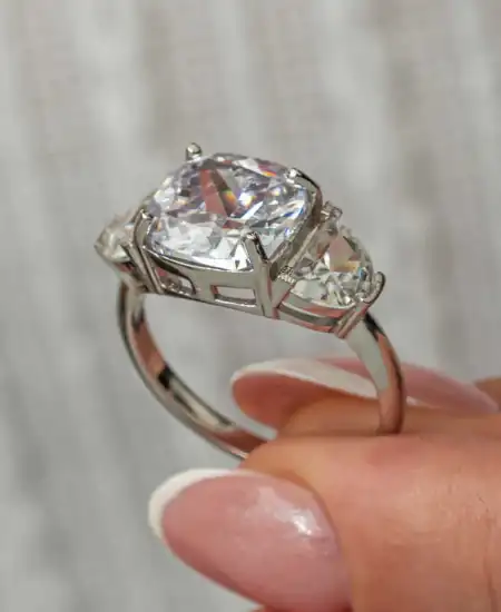 Gümüş Beyaz Zirkon Taşlı Kadın Yüzük