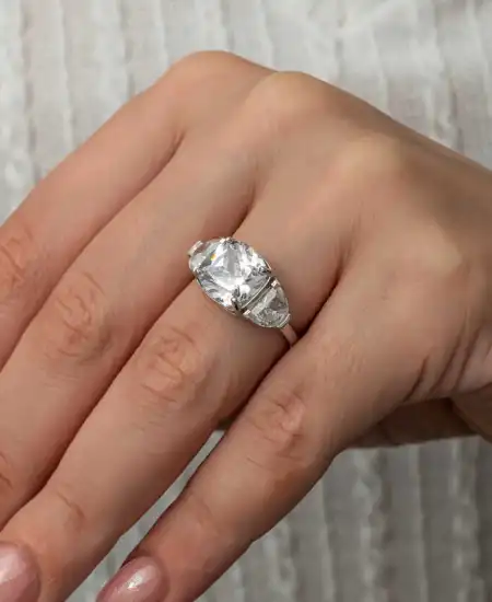 Gümüş Beyaz Zirkon Taşlı Kadın Yüzük