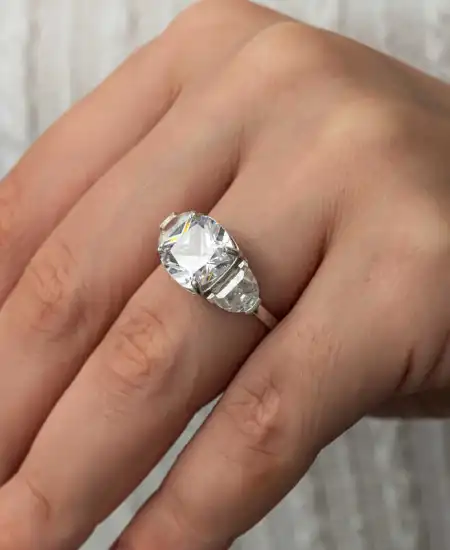 Gümüş Beyaz Zirkon Taşlı Kadın Yüzük