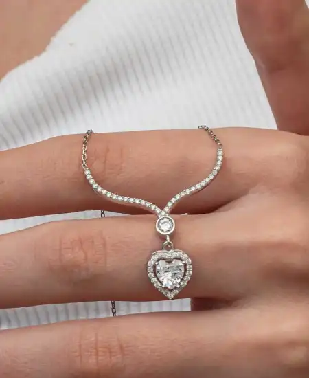 Gümüş Beyaz Zirkon Taşlı Kalp Kadın Kolye