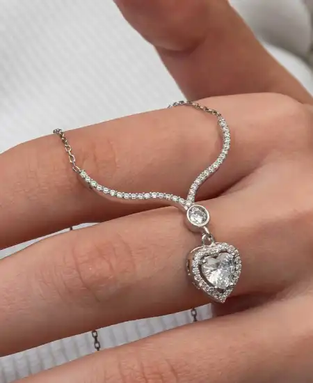 Gümüş Beyaz Zirkon Taşlı Kalp Kadın Kolye
