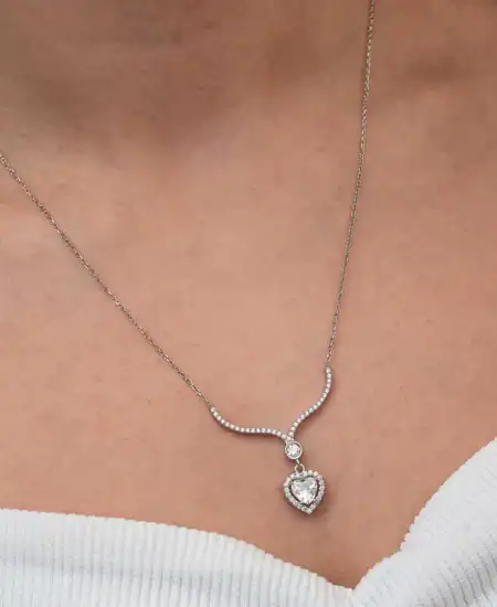 Gümüş Beyaz Zirkon Taşlı Kalp Kadın Kolye