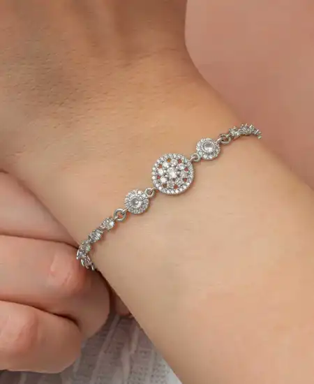 Gümüş Çember Beyaz Taşlı Su Yolu Kadın Bileklik