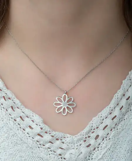 Gümüş Çiçek Bayan Kolye