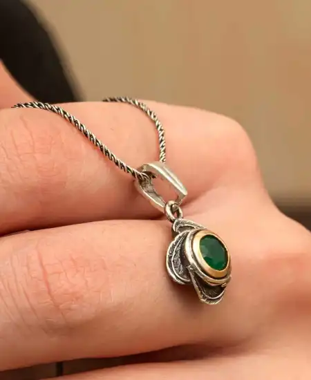 Gümüş Çiçek Desenli Otantik Kadın Kolye