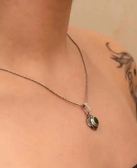 Gümüş Çiçek Desenli Otantik Kadın Kolye