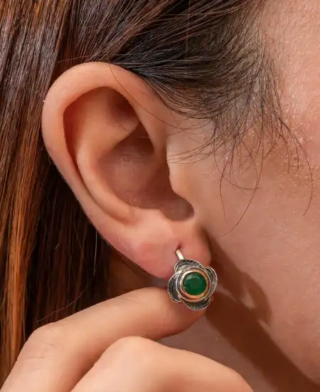 Gümüş Çiçek Desenli Otantik Kadın Küpe