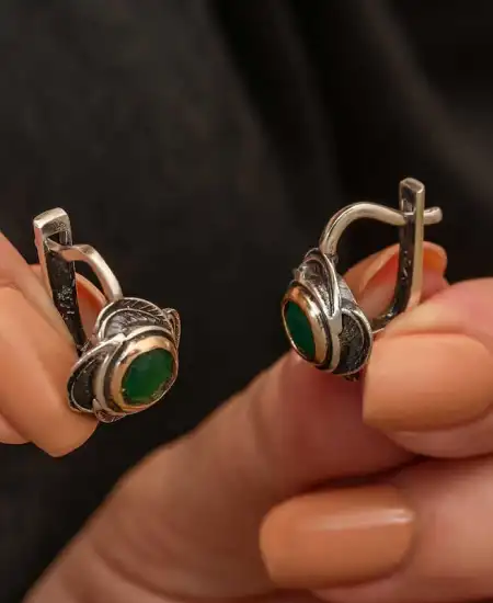 Gümüş Çiçek Desenli Otantik Kadın Küpe