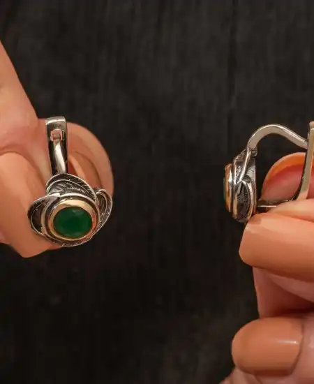 Gümüş Çiçek Desenli Otantik Kadın Küpe