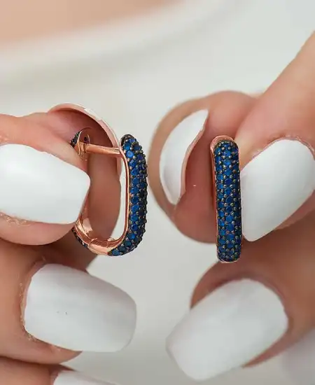 Gümüş Çift Taraflı Lacivert Taşlı J Bayan Küpe