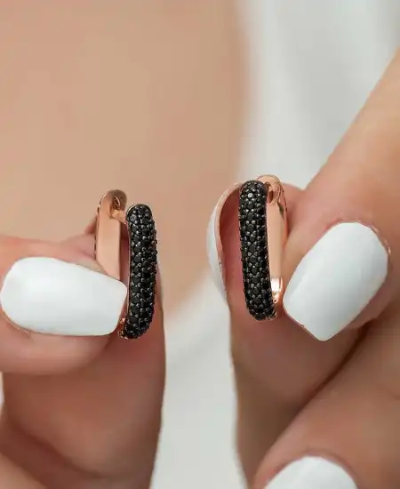 Gümüş Çift Taraflı Siyahtaşlı J Bayan Küpe