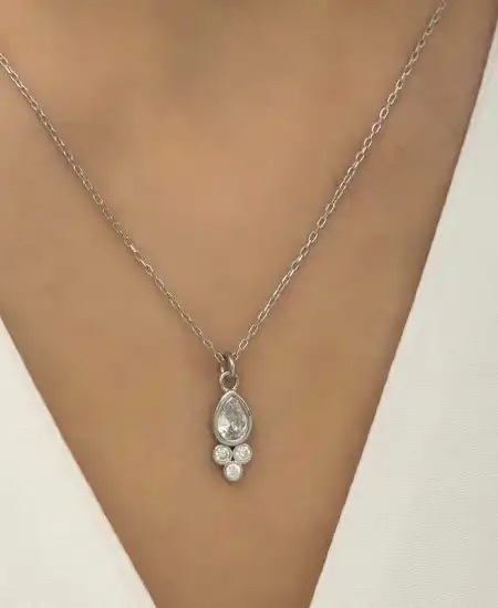 Gümüş Çiğ Damlası Tektaş Bayan Kolye