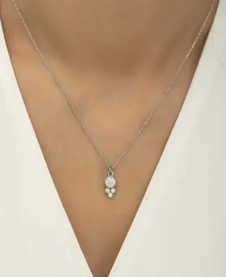 Gümüş Çiğ Damlası Yuvarlak Tektaş Bayan Kolye