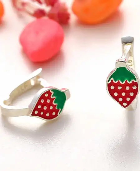 Gümüş Çilek Çocuk Küpesi