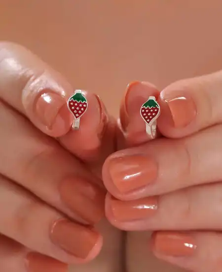 Gümüş Çilek Çocuk Küpesi