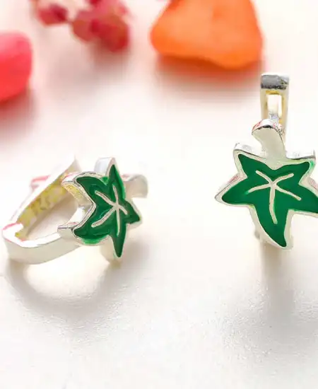 Gümüş Çınar Yaprağı Çocuk Küpesi