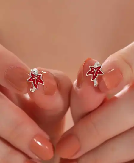 Gümüş Çınar Yaprağı Çocuk Küpesi