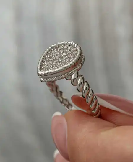 Gümüş Damla Zirkon Taşlı Kadın Yüzük