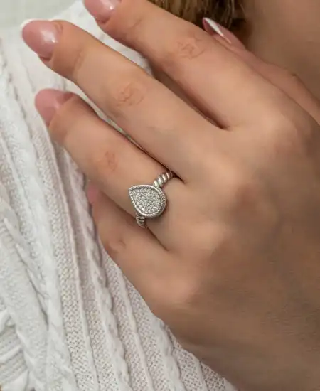 Gümüş Damla Zirkon Taşlı Kadın Yüzük