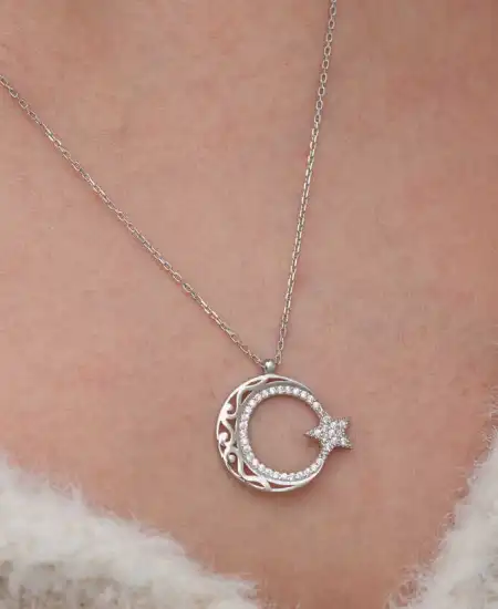 Gümüş Desenli Ay Yıldız Kadın Kolye