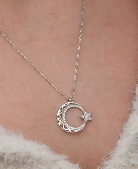 Gümüş Desenli Ay Yıldız Kadın Kolye