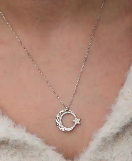 Gümüş Desenli Ay Yıldız Kadın Kolye