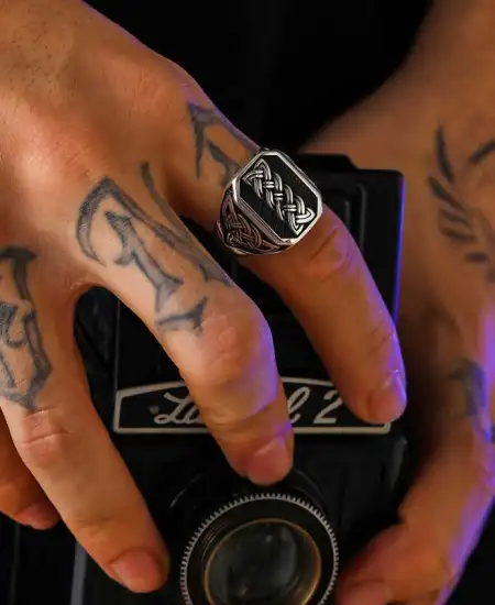 Gümüş Desenli Erkek Yüzük