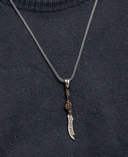 Gümüş Desenli Zülfikar Kılıcı Erkek Kolye