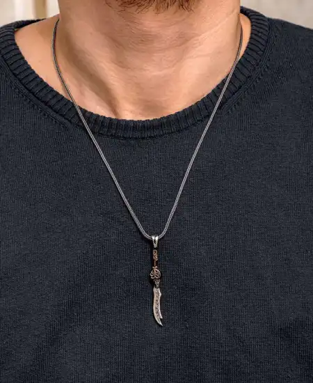 Gümüş Desenli Zülfikar Kılıcı Erkek Kolye