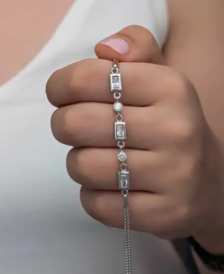 Gümüş Dikdörtgen Zirkon Taşlı Kadın Bileklik