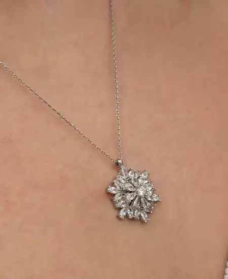 Gümüş Dönen Kar Tanesi Lotus Çiçeği Kolye