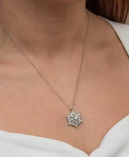 Gümüş Dönen Kar Tanesi Lotus Çiçeği Kolye